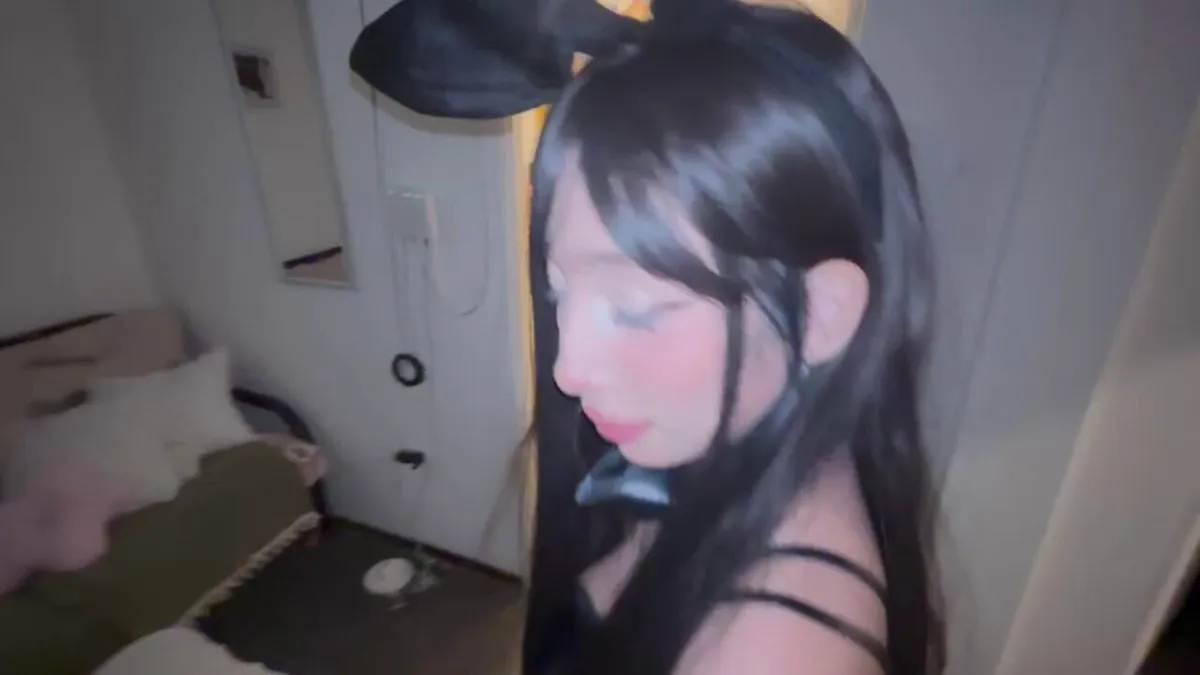 Địt con thỏ hư hỏng trong bữa tiệc Halloween (202511104779)